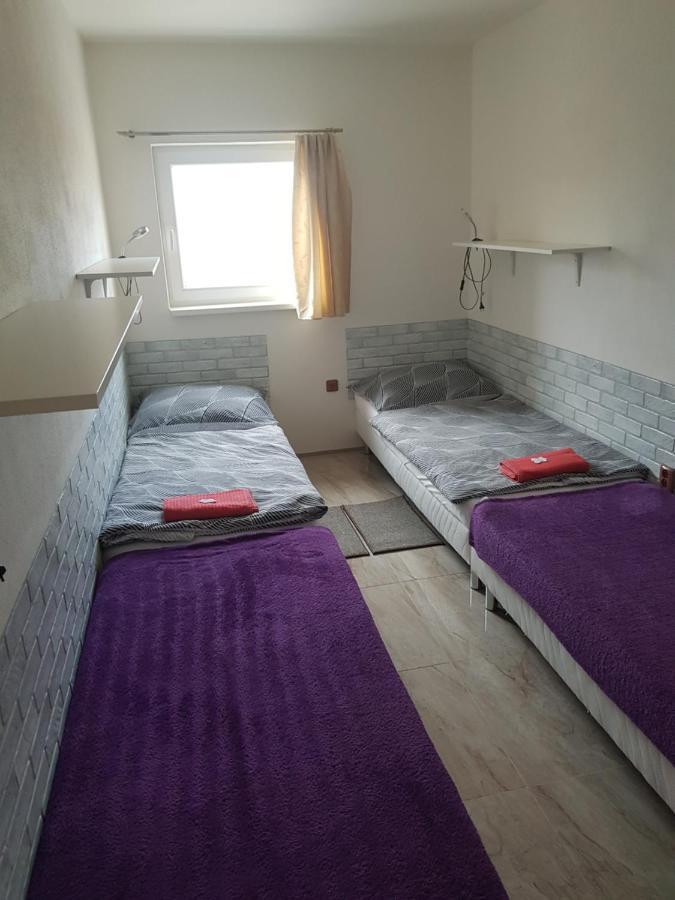 Apartmán ANNA s vinným sklepem Pouzdřany Esterno foto